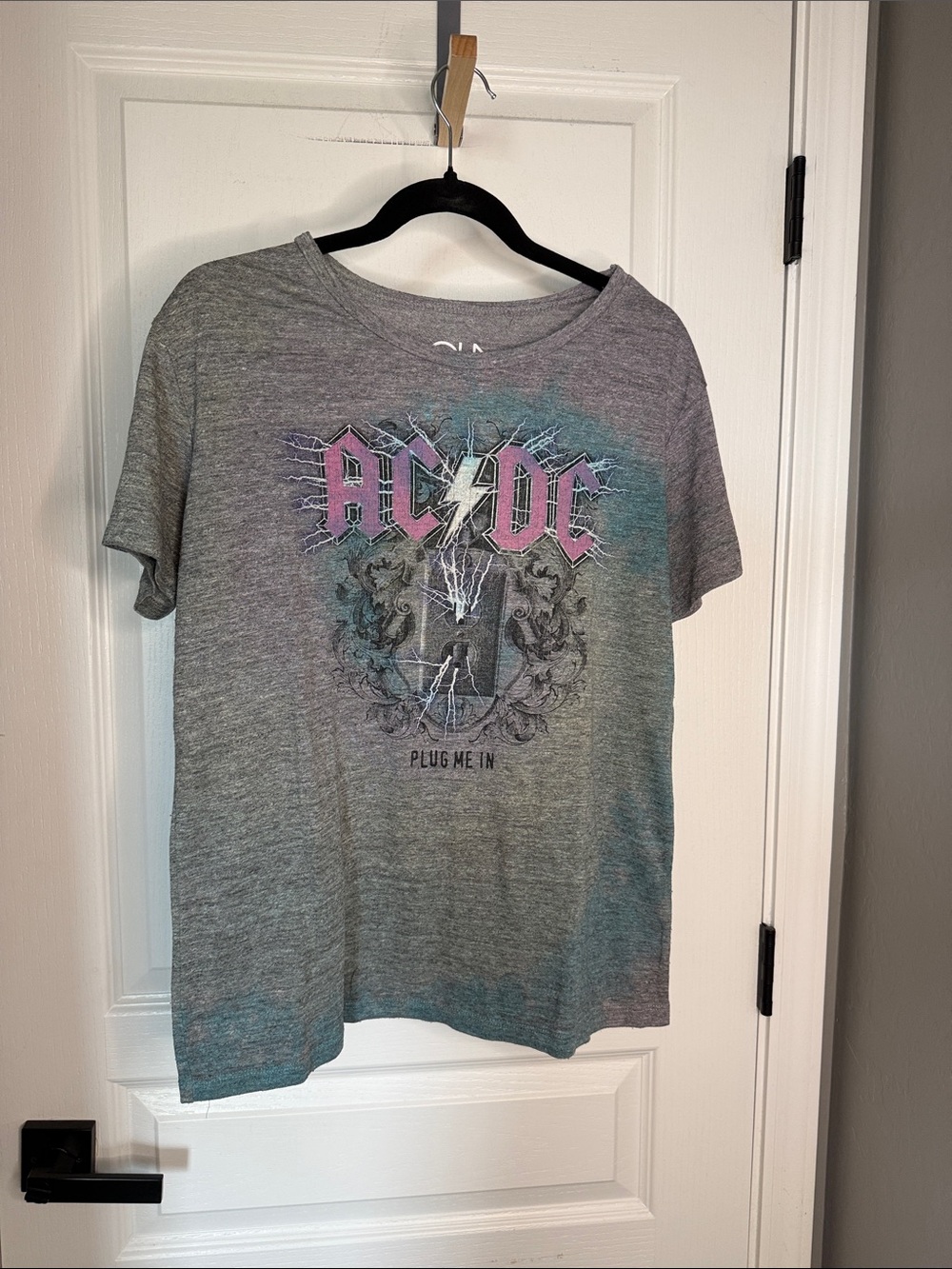 AC/DC Gray Short Sleeve Graphic Tee with Pink Logo